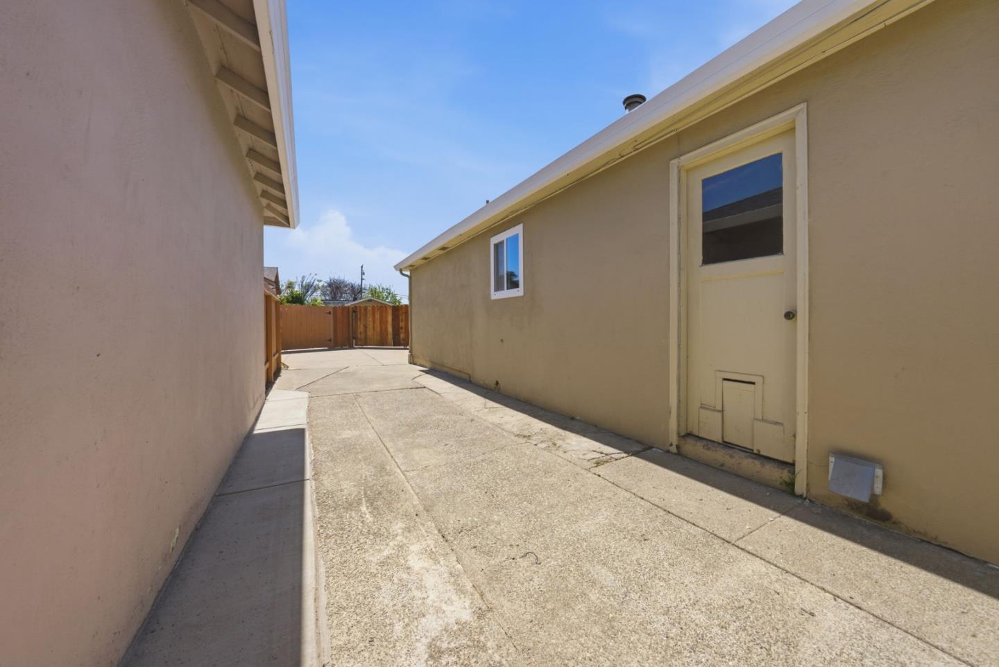 3046 Greenwood Drive