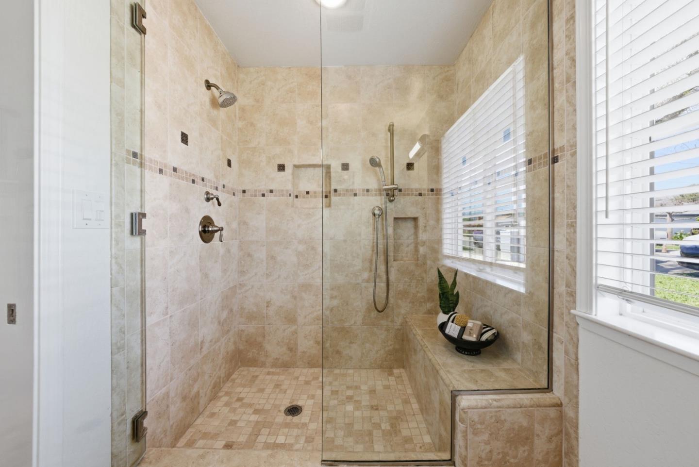 3046 Greenwood Drive