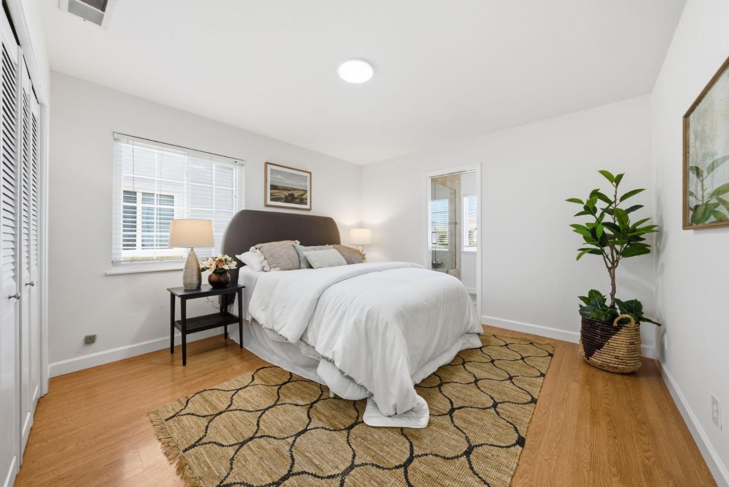 3046 Greenwood Drive