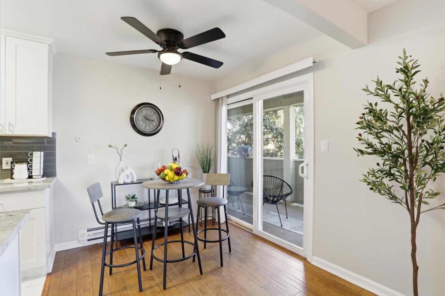 7150 Rainbow Drive 4