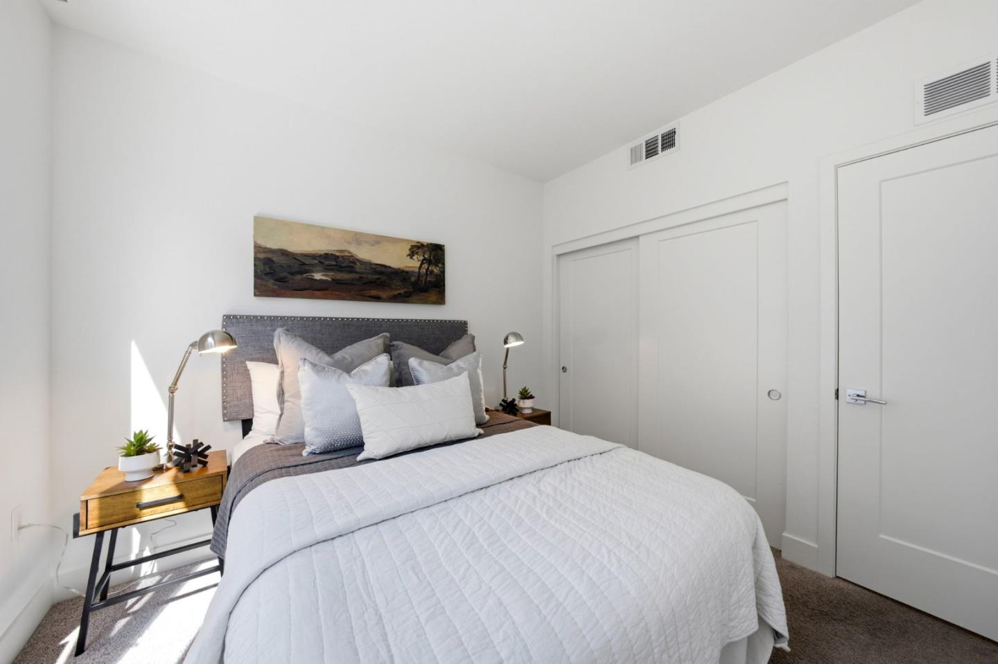 1690 Delano Street 22