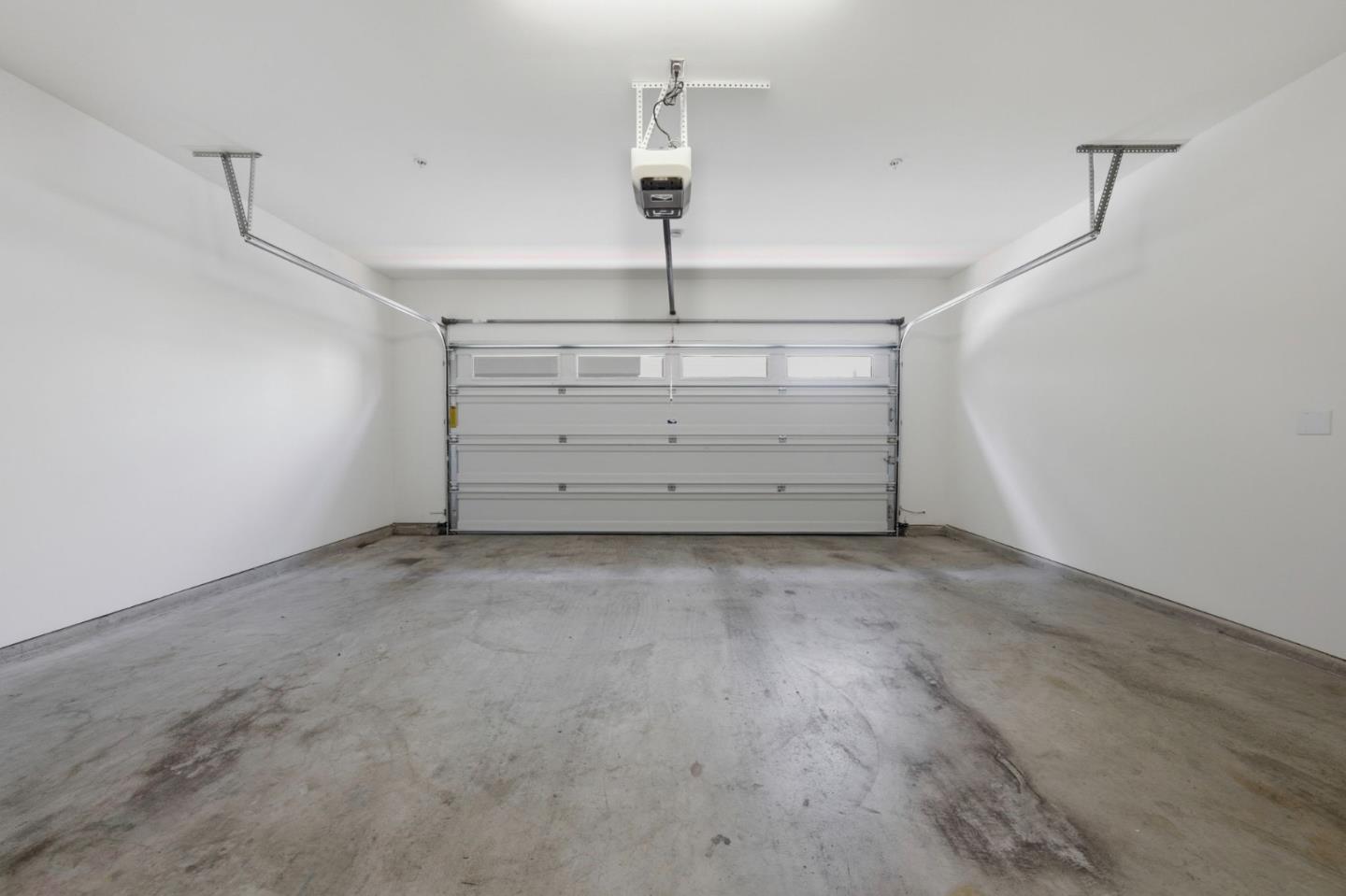 1690 Delano Street 22