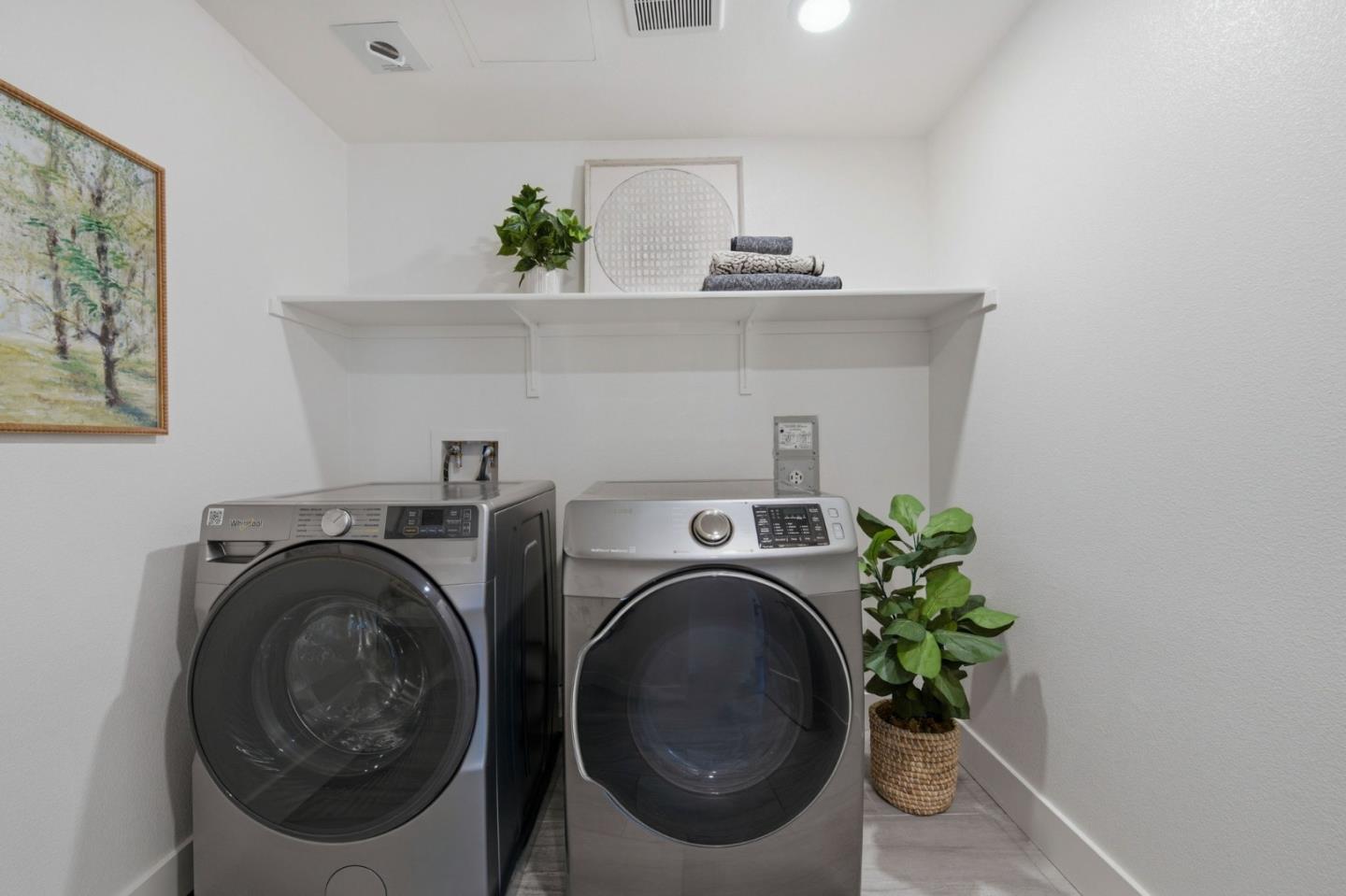 1690 Delano Street 22