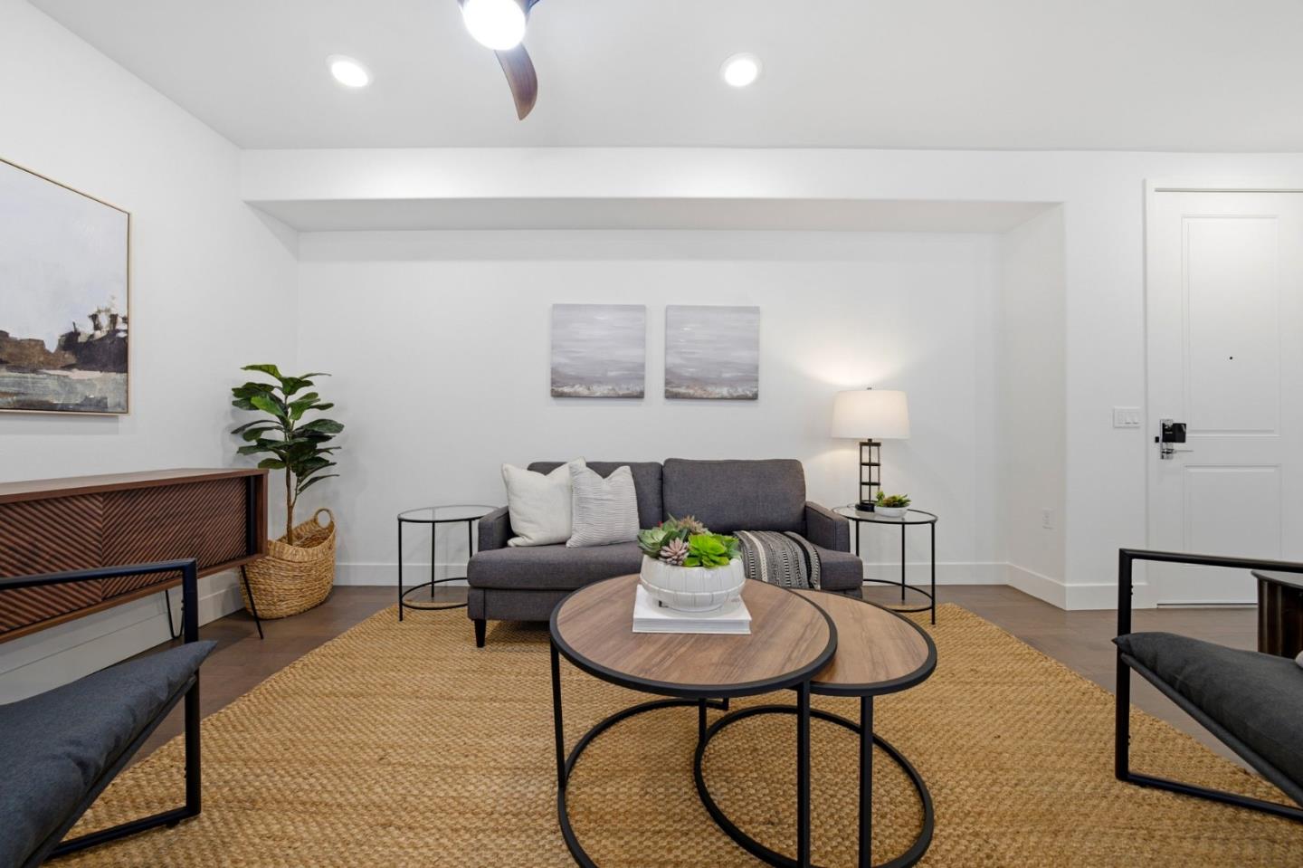 1690 Delano Street 22