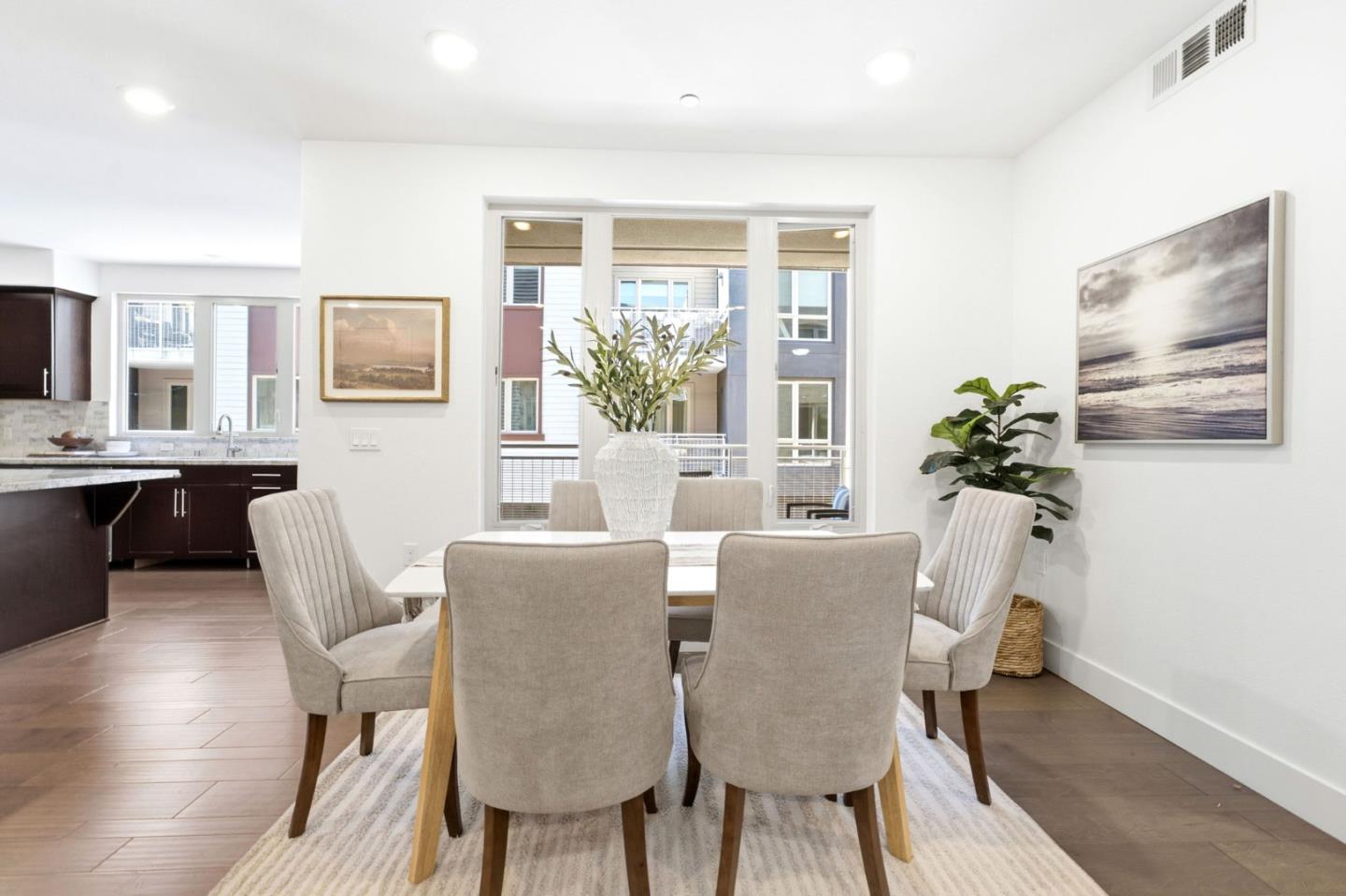 1690 Delano Street 22