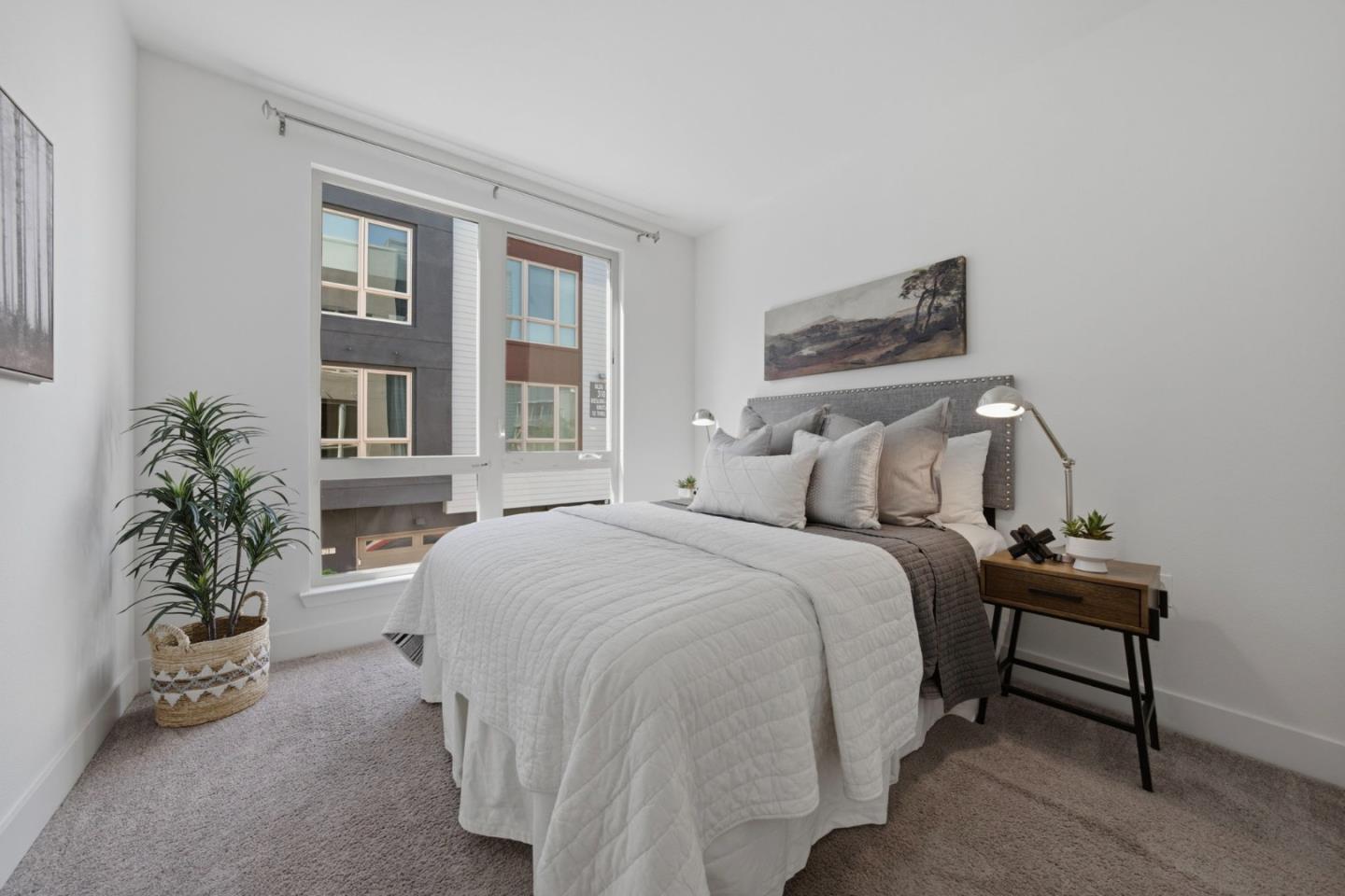 1690 Delano Street 22