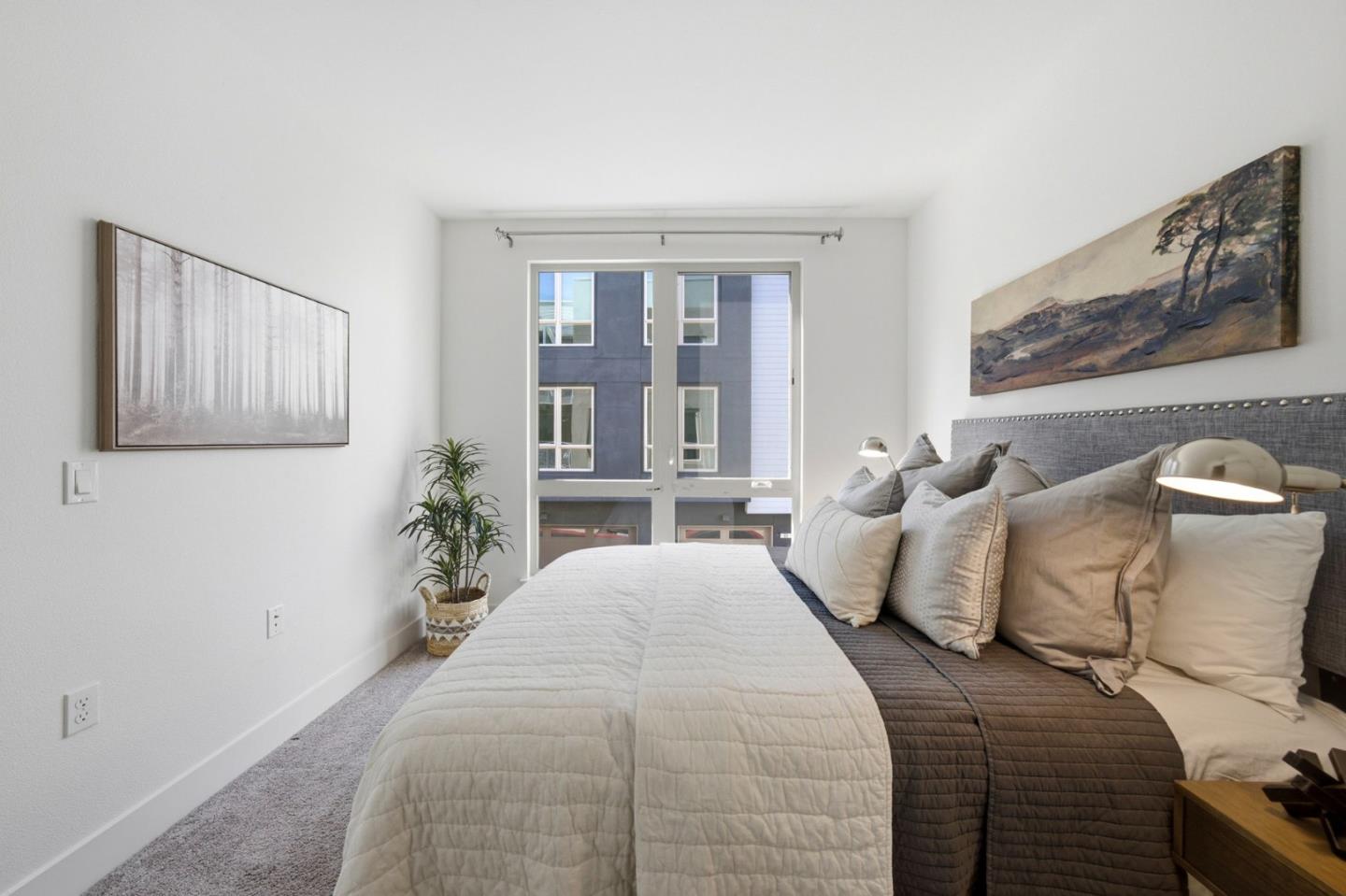 1690 Delano Street 22