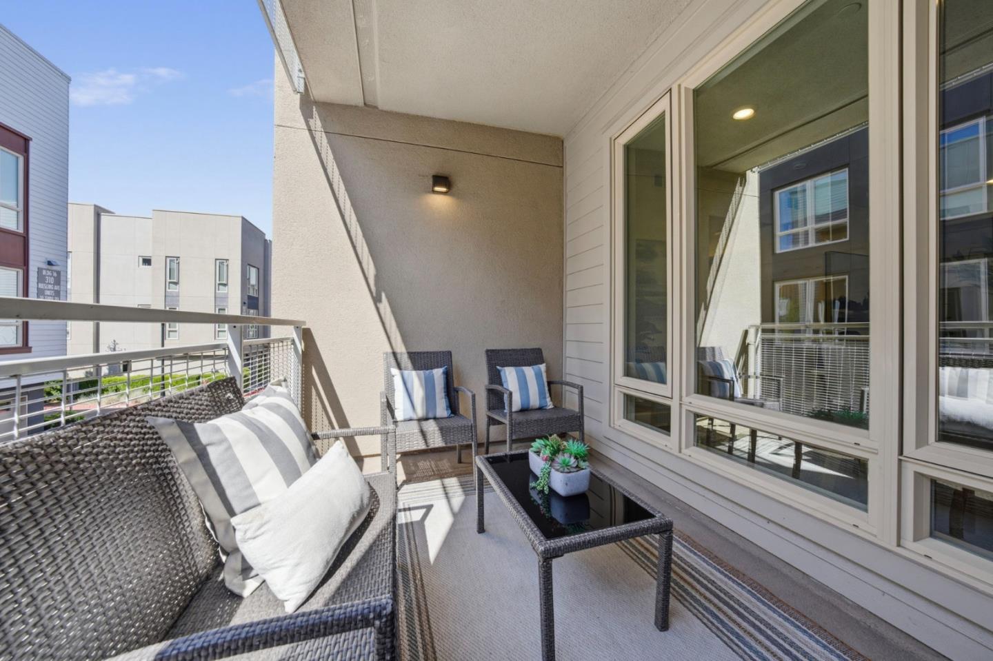 1690 Delano Street 22