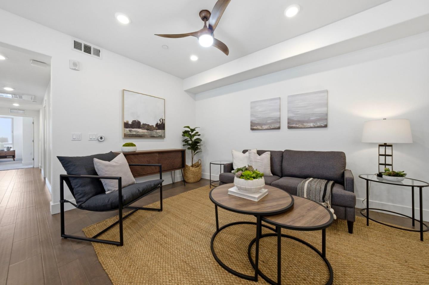 1690 Delano Street 22