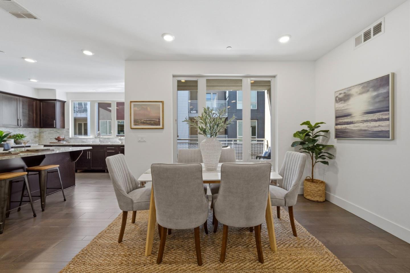 1690 Delano Street 22