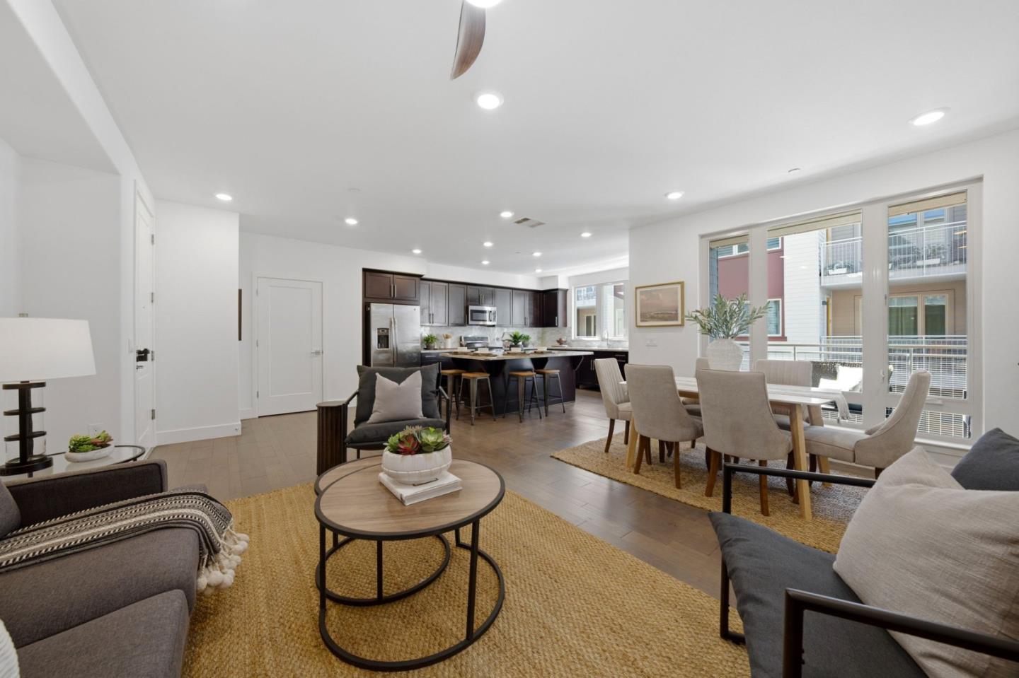 1690 Delano Street 22