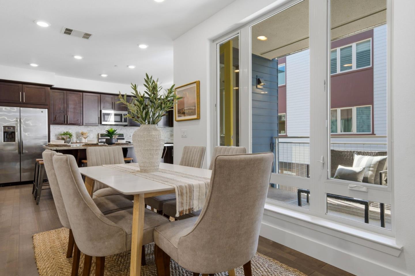 1690 Delano Street 22