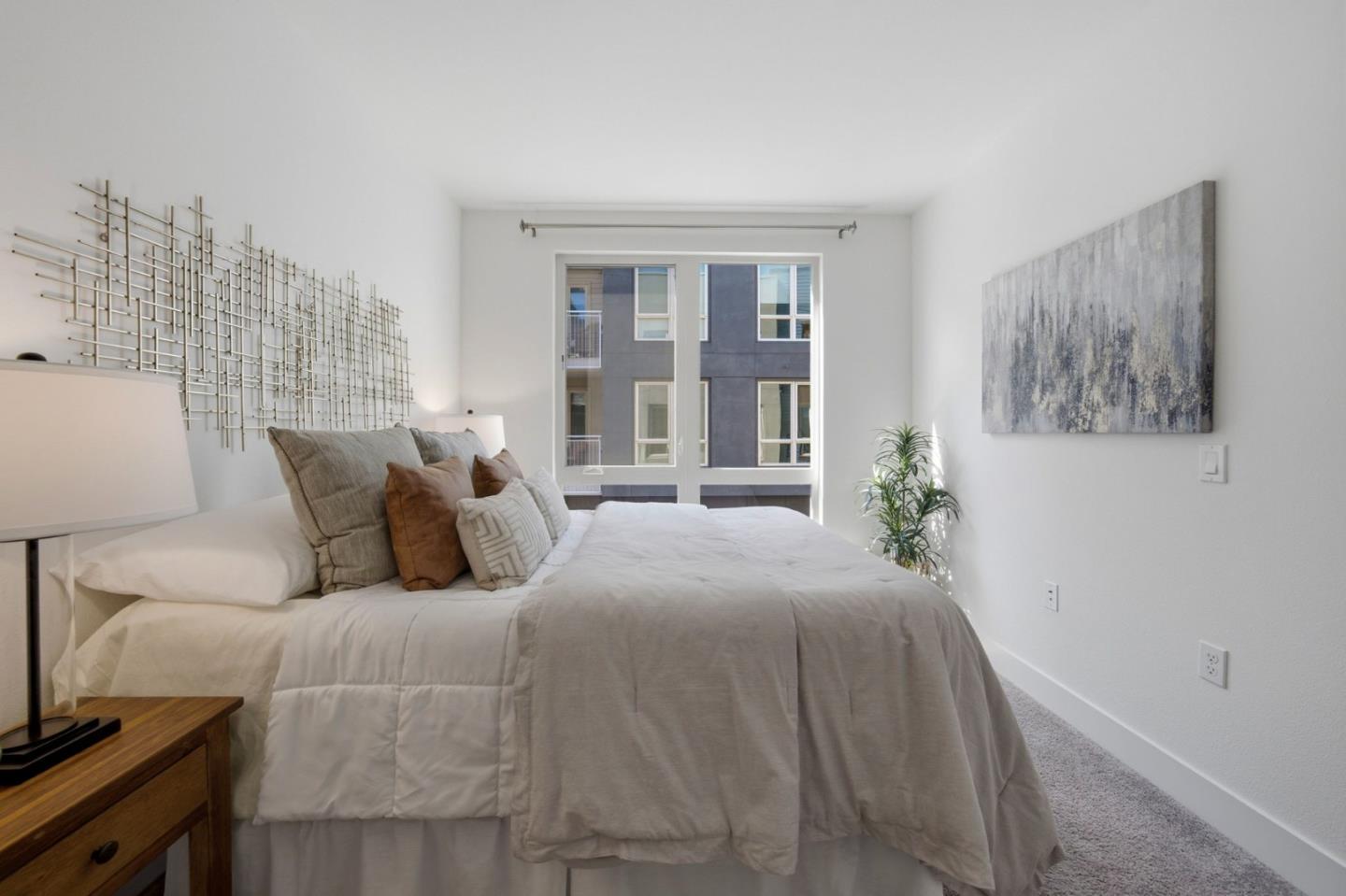 1690 Delano Street 22