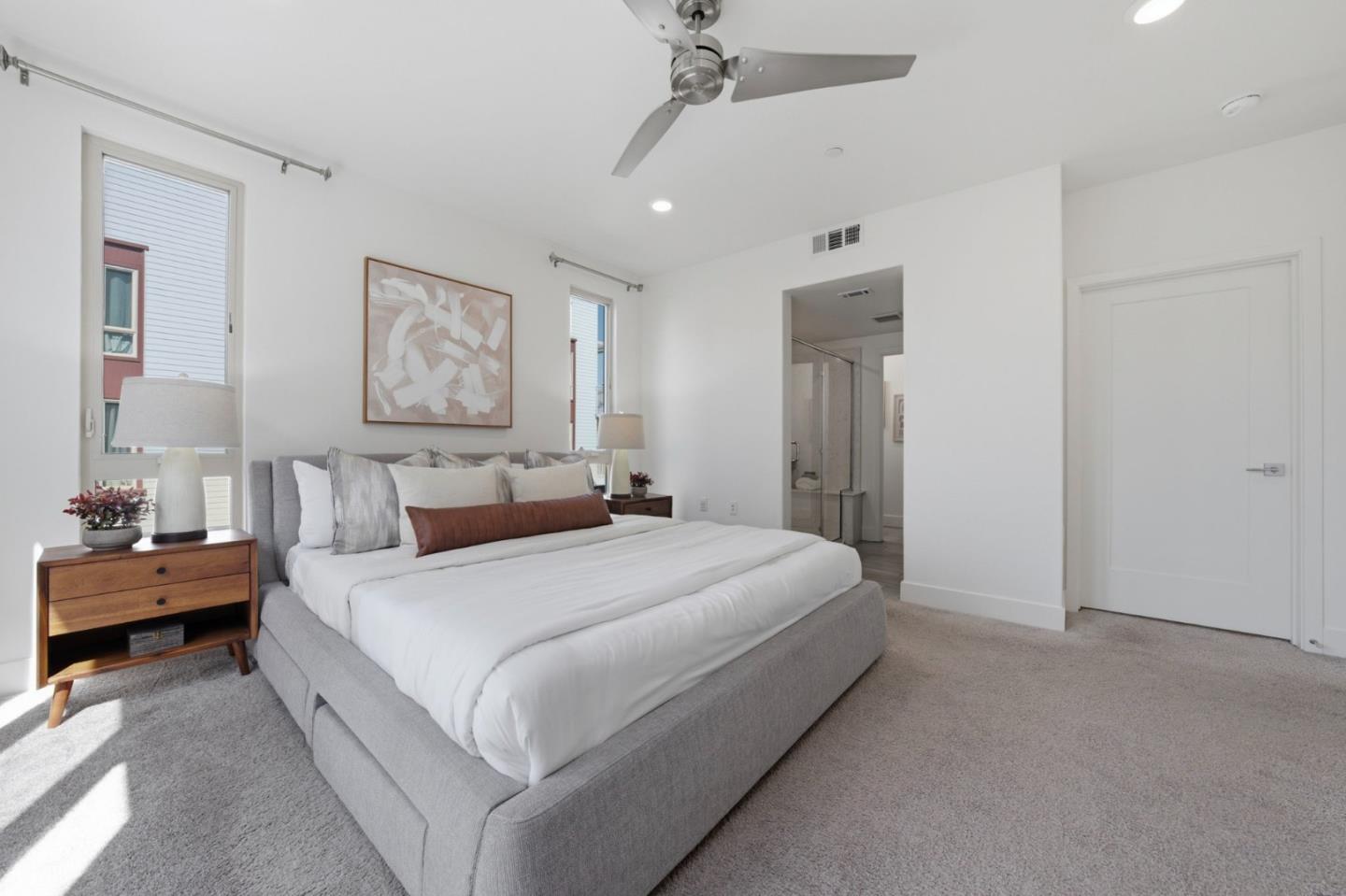 1690 Delano Street 22