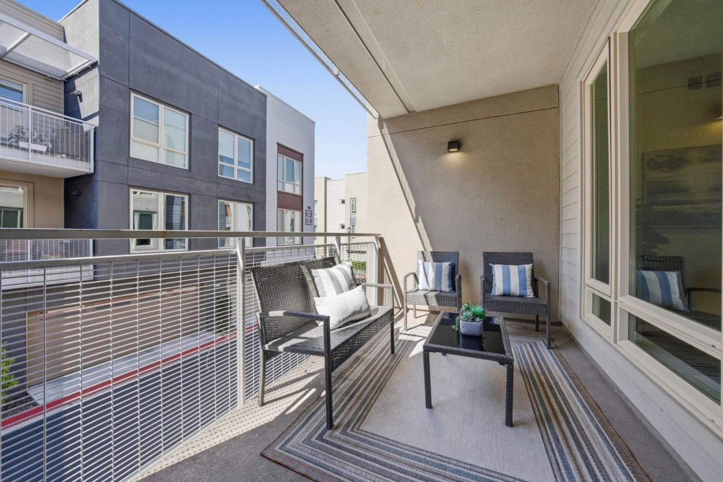 1690 Delano Street 22