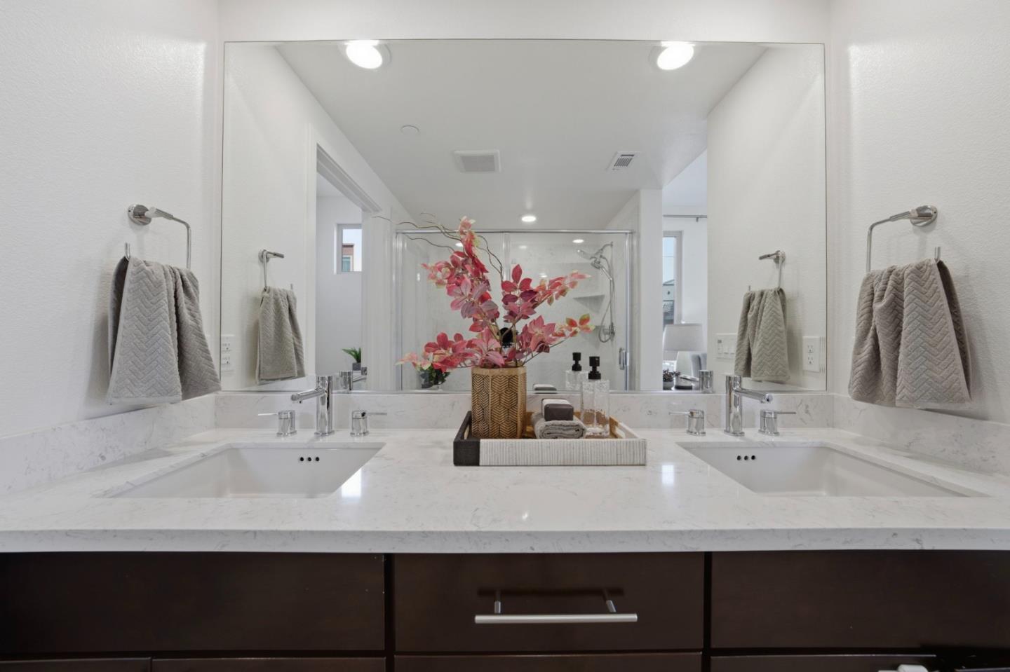 1690 Delano Street 22