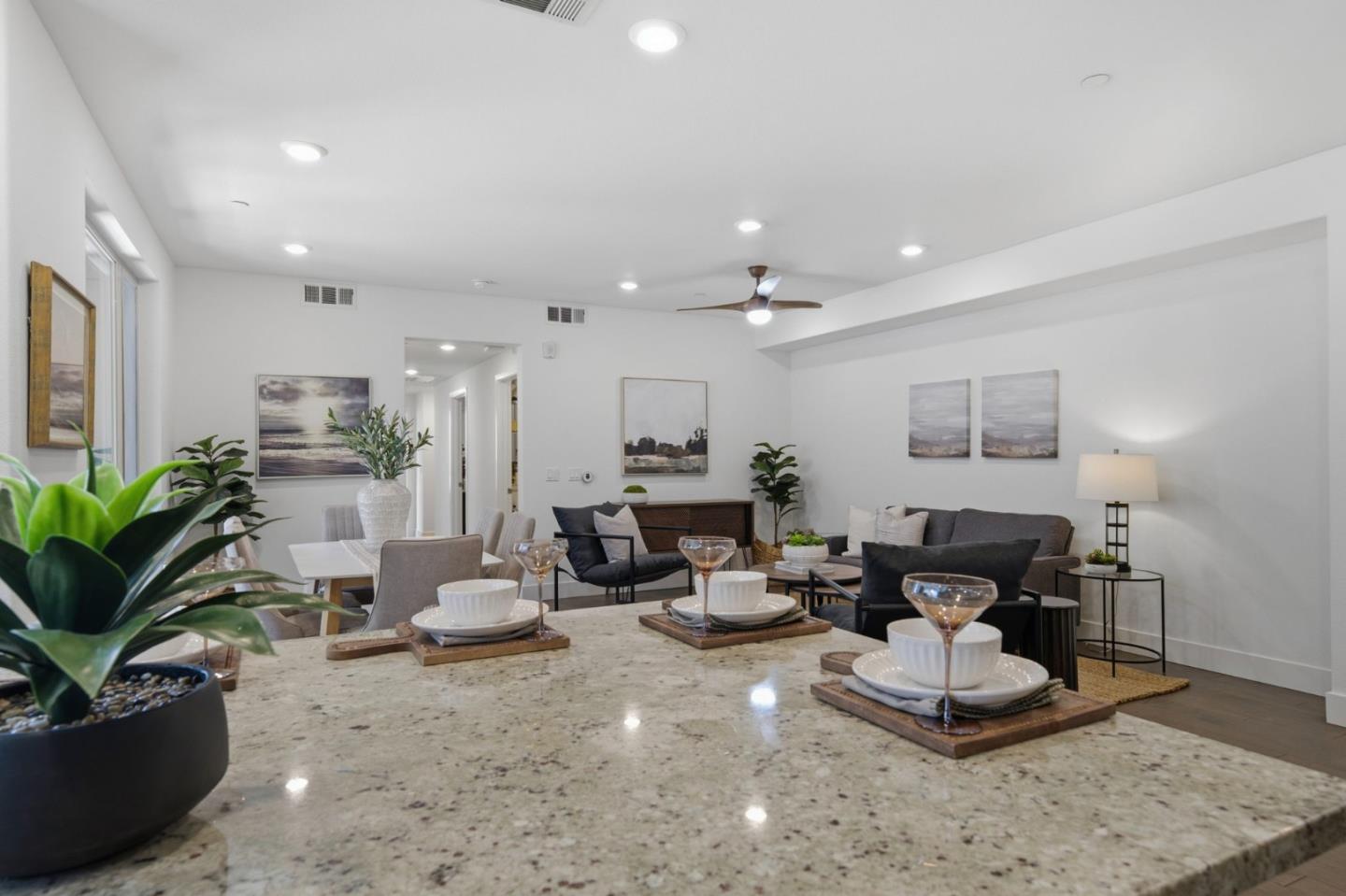 1690 Delano Street 22