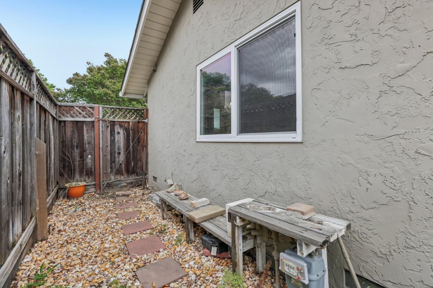 2534 Cherry Avenue