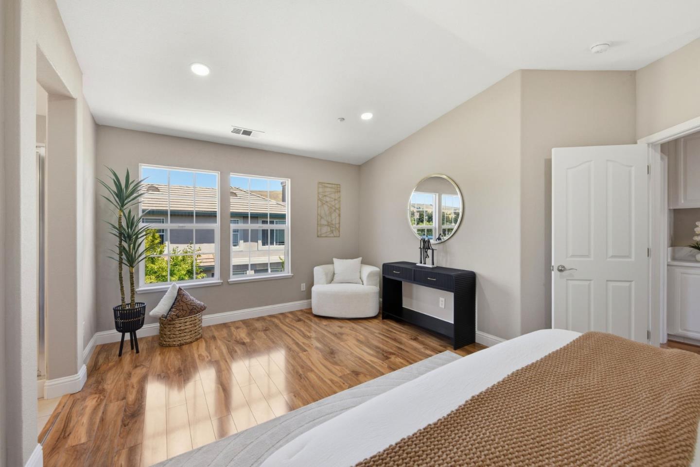34341 Sandburg Drive