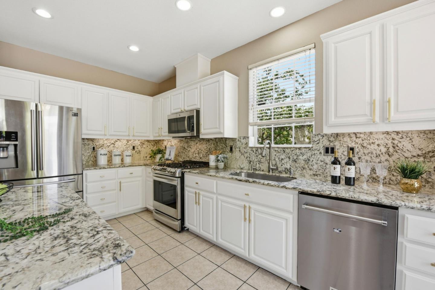 34341 Sandburg Drive