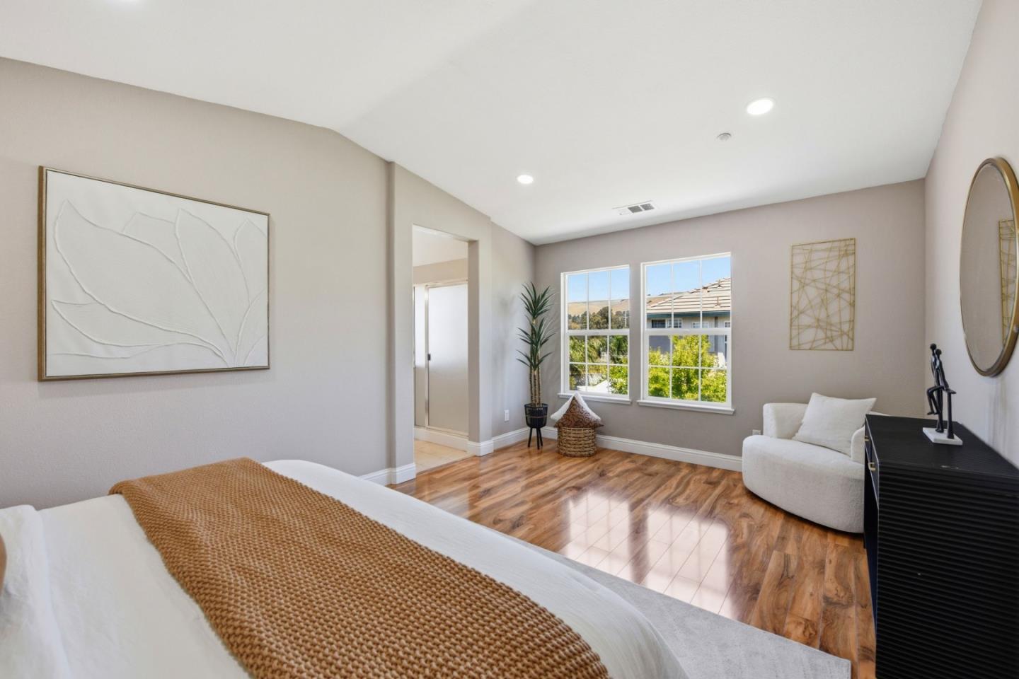 34341 Sandburg Drive