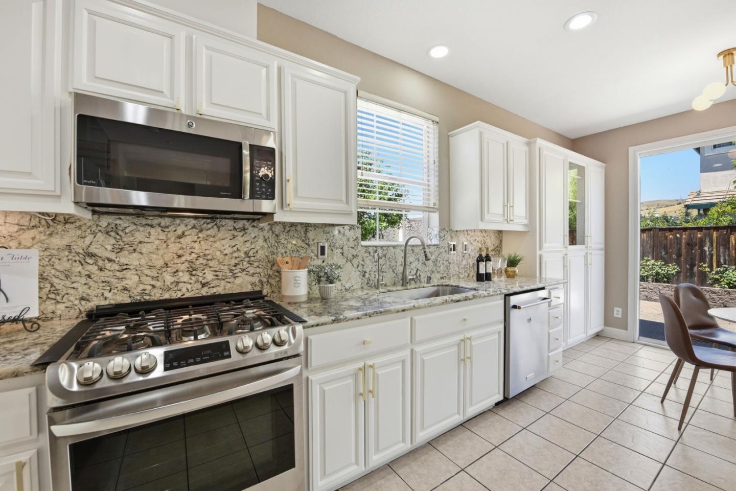 34341 Sandburg Drive