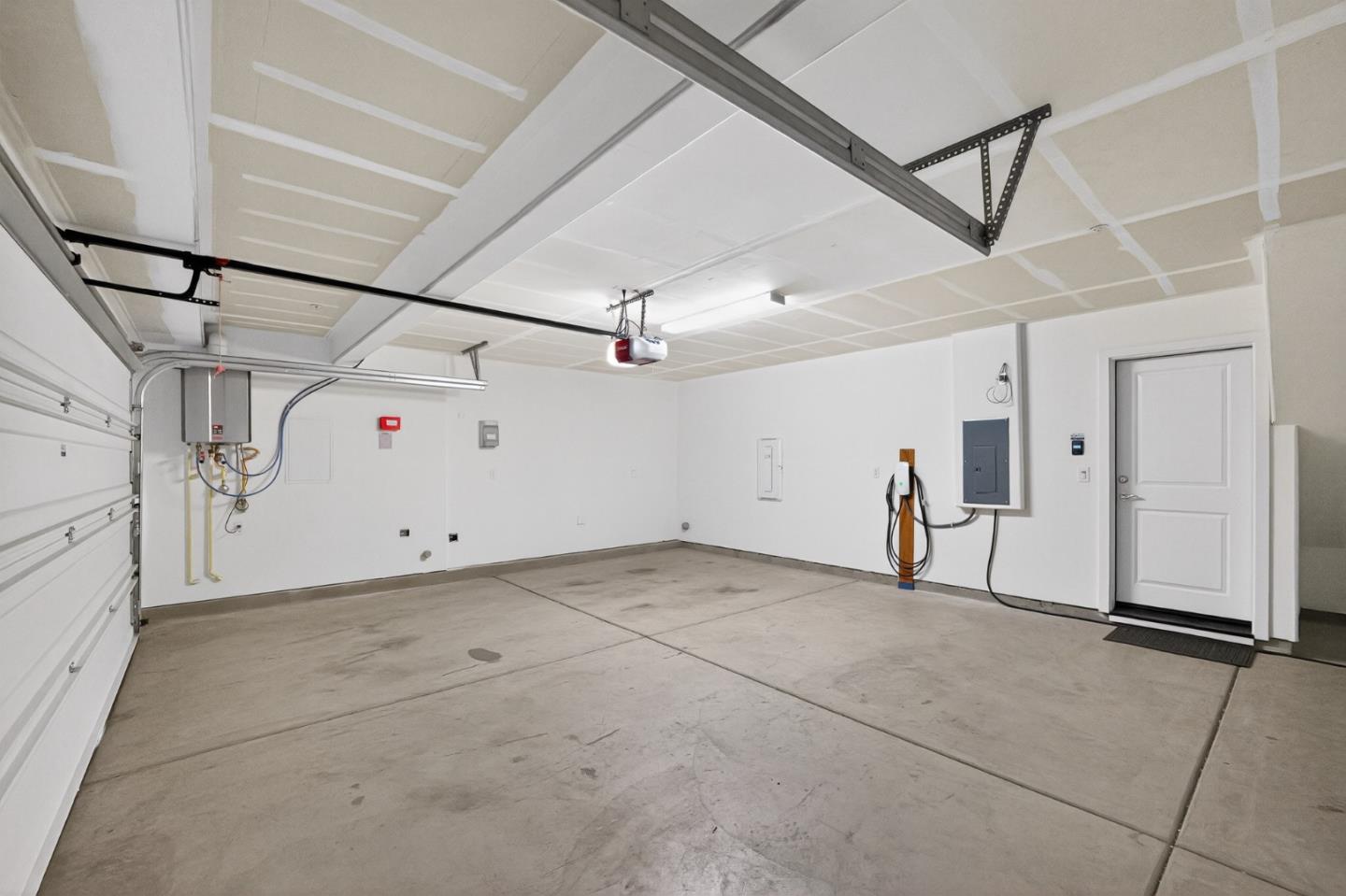 1303 Antonella PL
