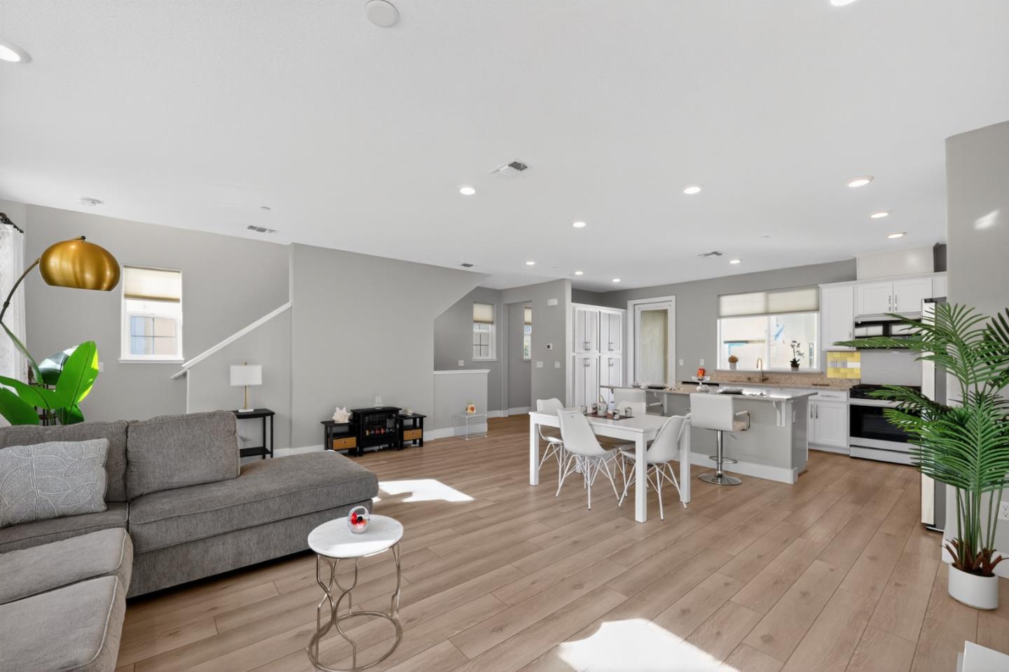 1303 Antonella PL