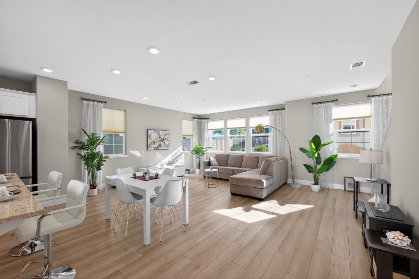 1303 Antonella PL