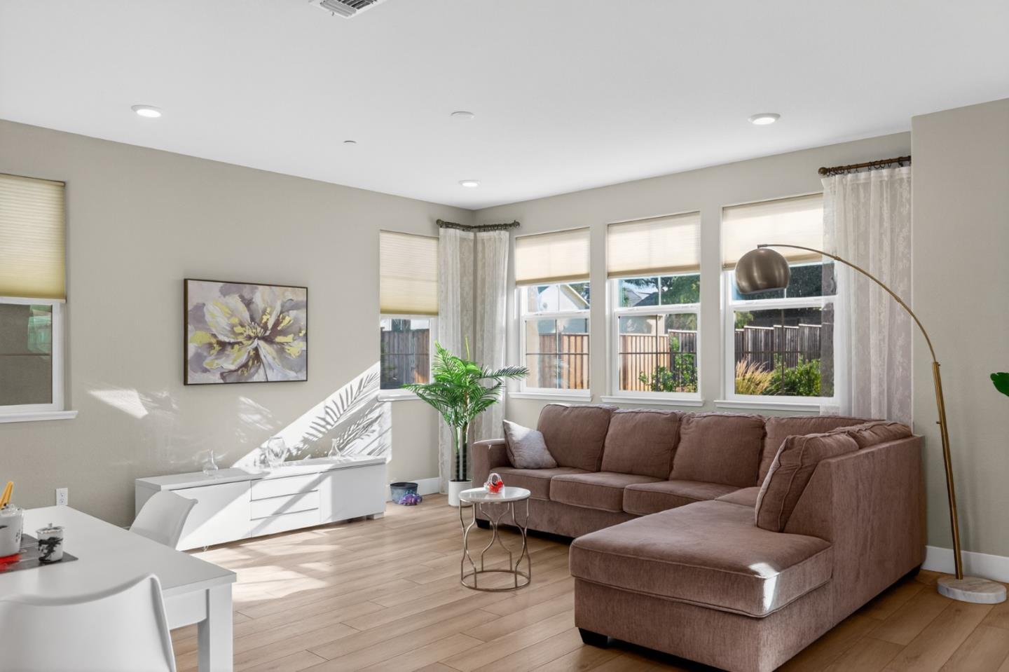1303 Antonella PL