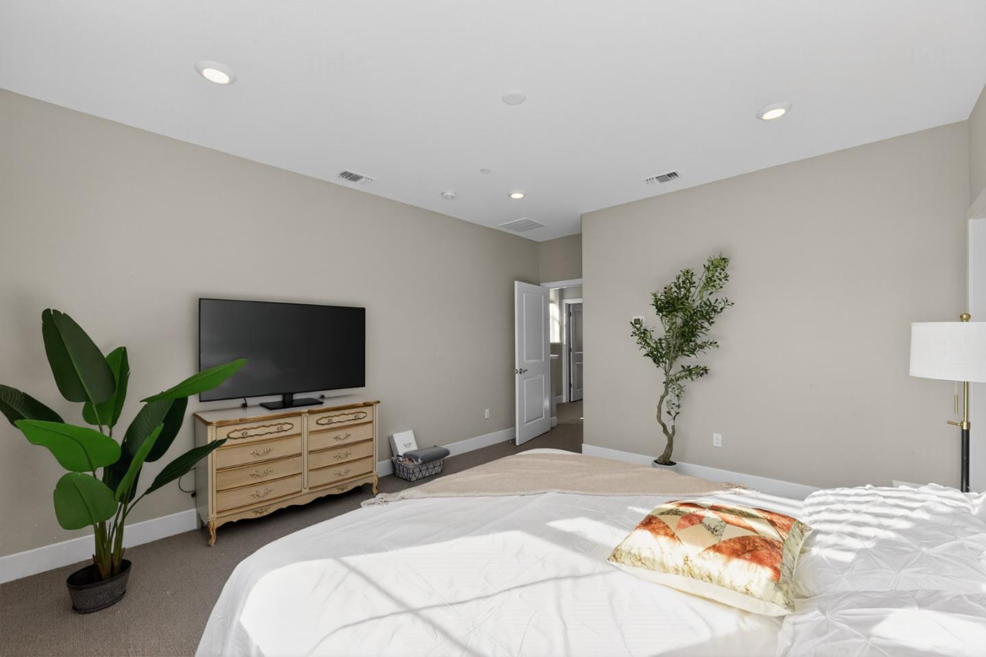 1303 Antonella PL