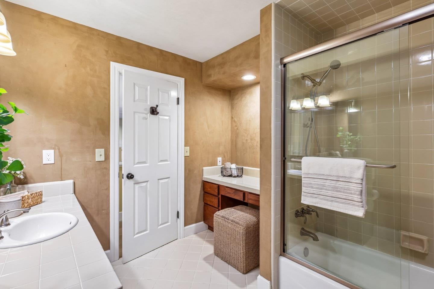 21 Ridgetop Way