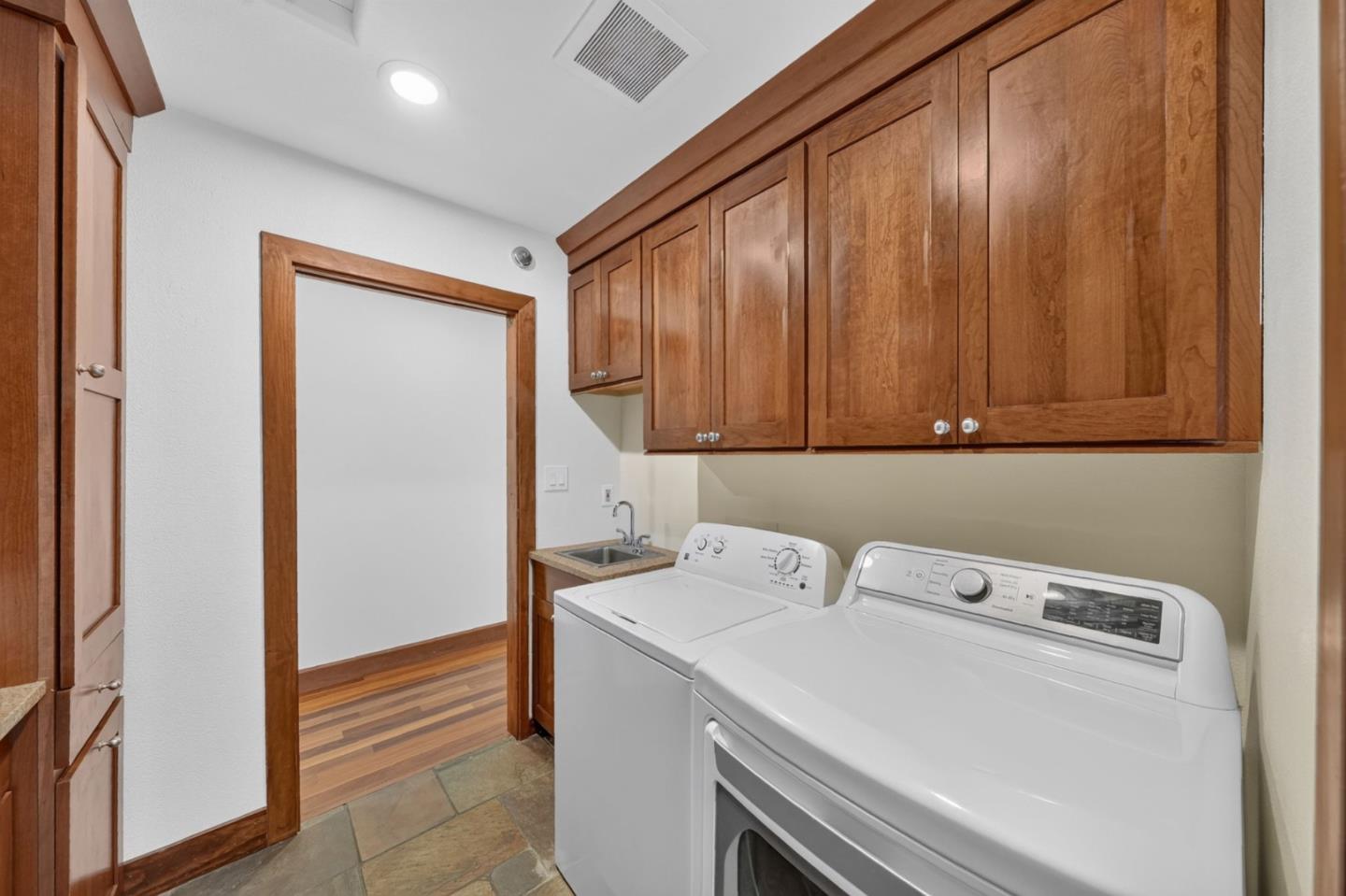 1490 Santa Inez DR