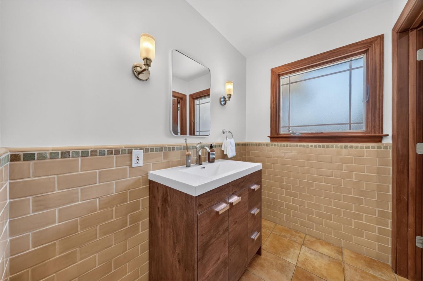 1490 Santa Inez DR