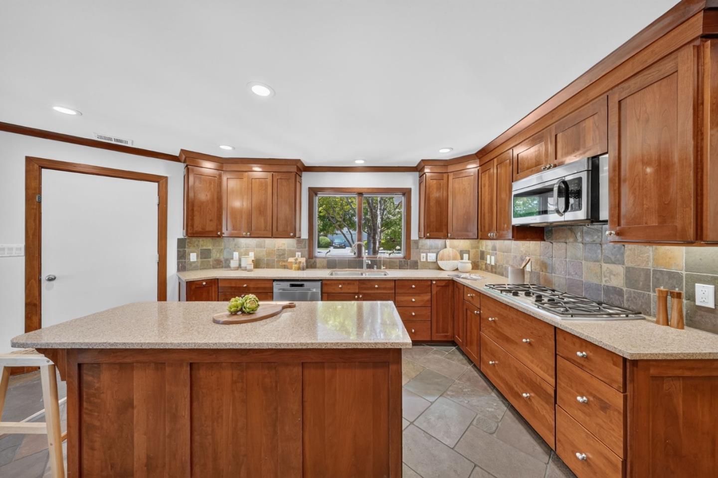 1490 Santa Inez DR