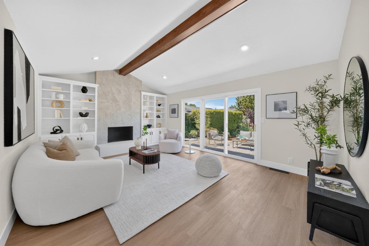 1031 Mount Darwin DR