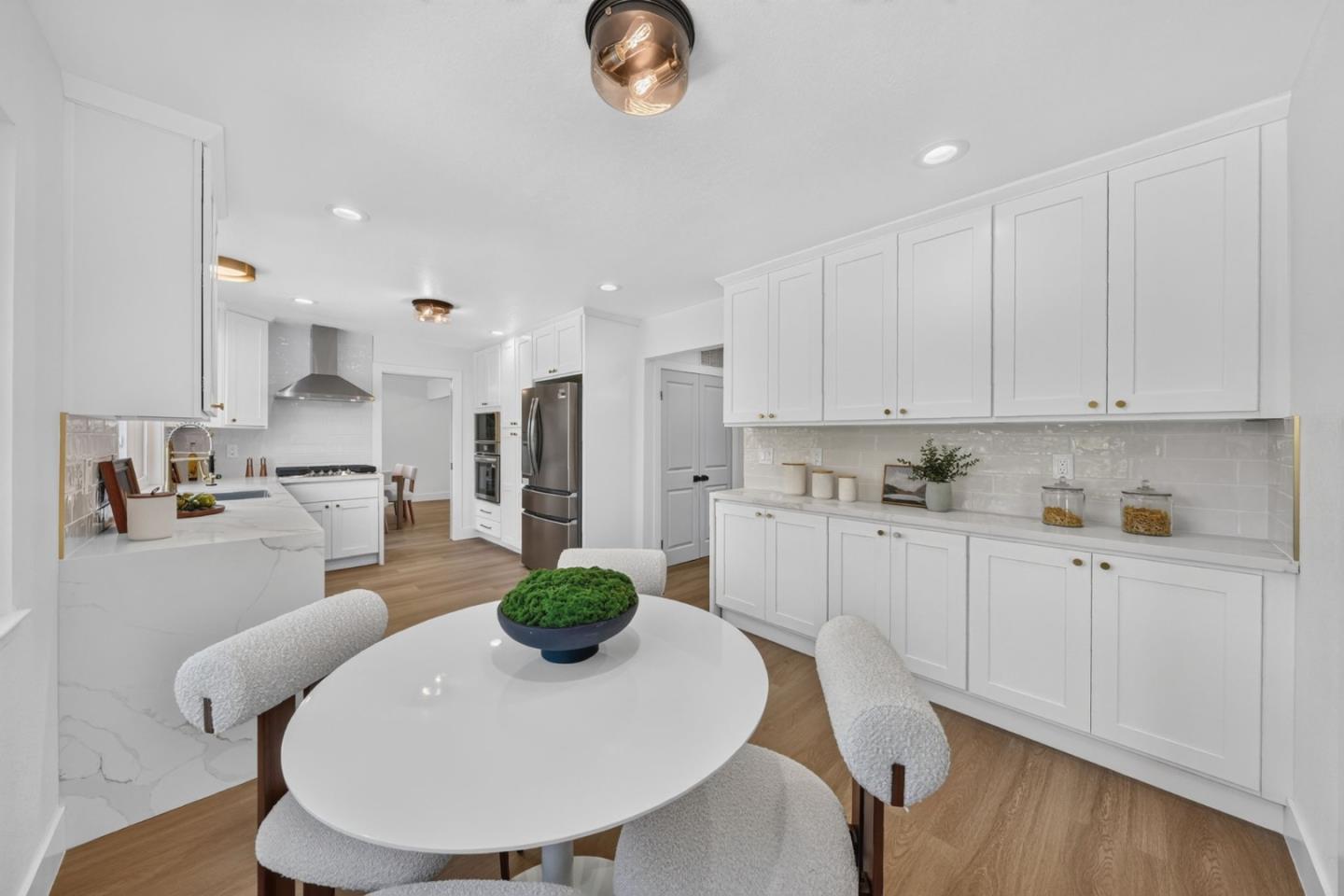 1031 Mount Darwin DR