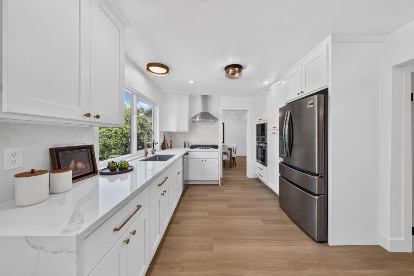1031 Mount Darwin DR