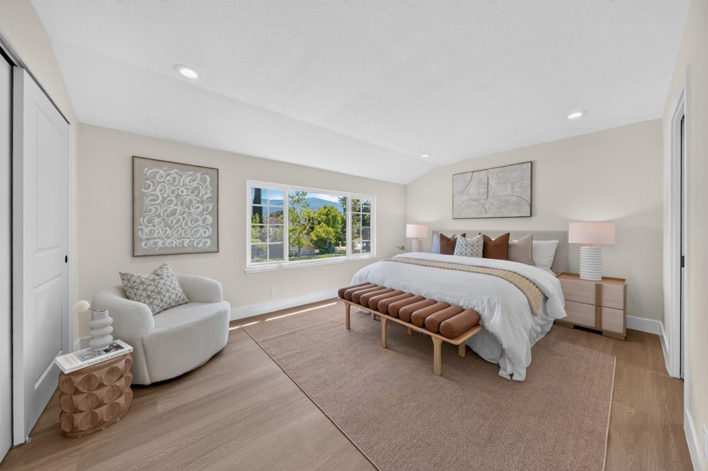 1031 Mount Darwin DR