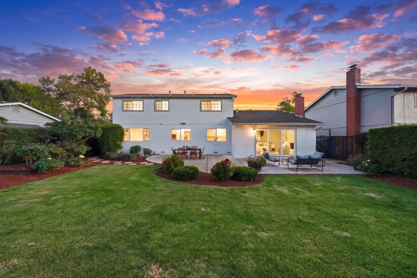 1031 Mount Darwin DR