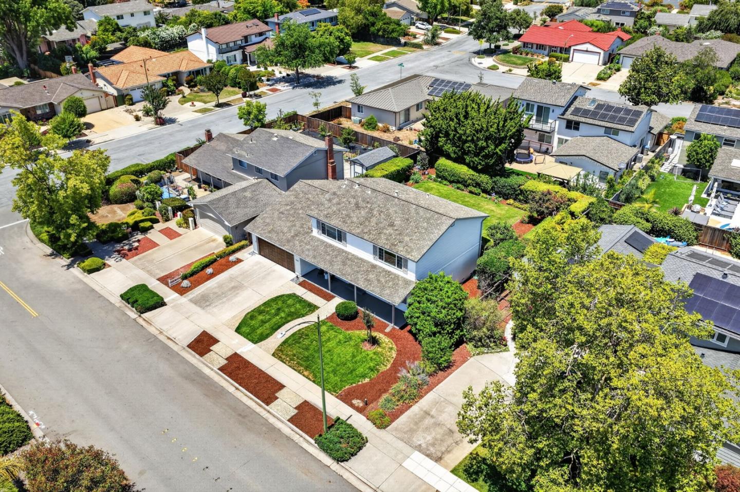1031 Mount Darwin DR