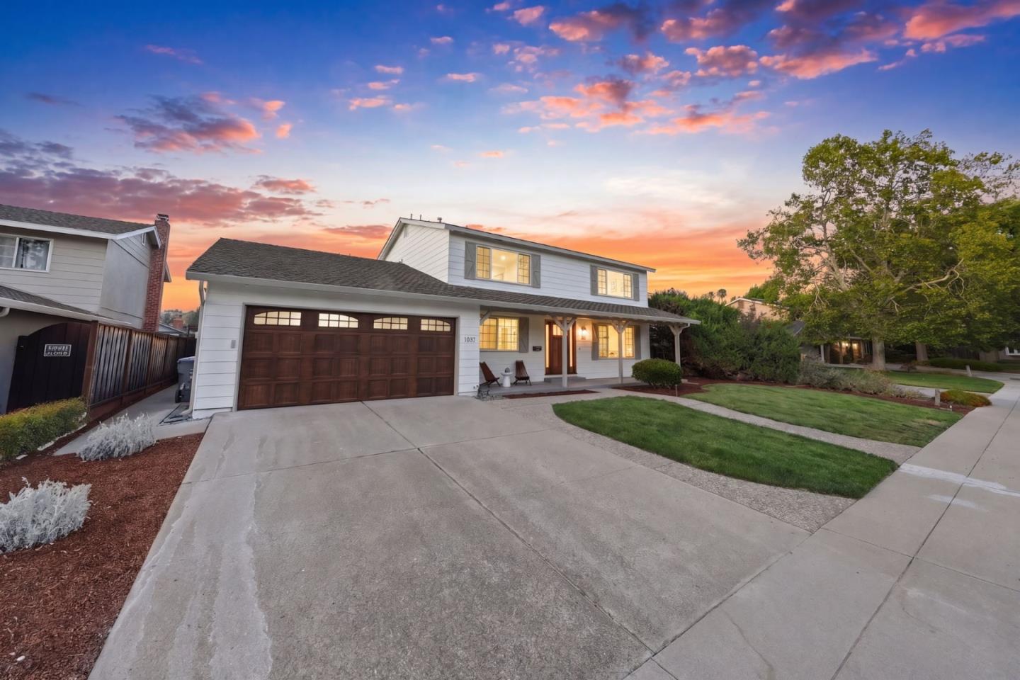1031 Mount Darwin DR