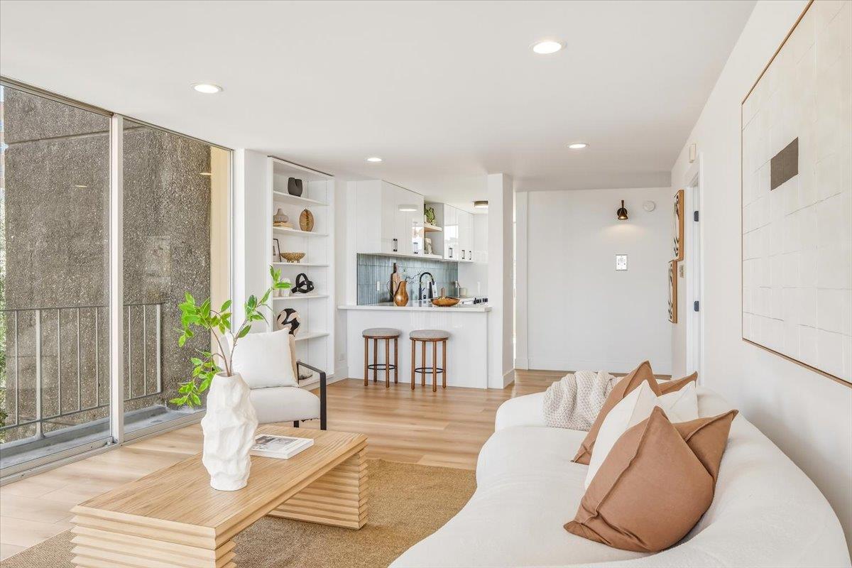 1000 North Point ST 201