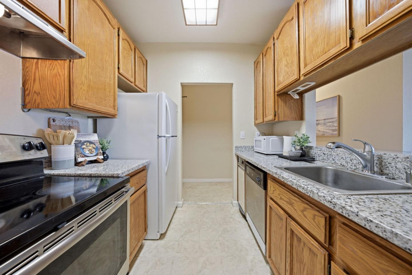 39931 Cedar BLVD 305