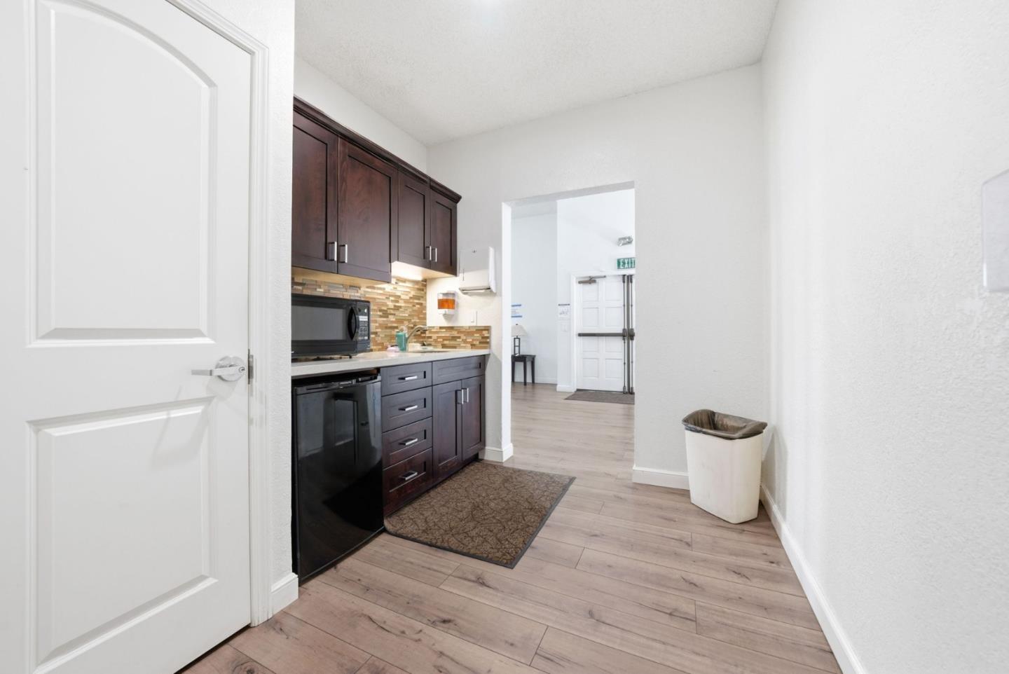 39931 Cedar BLVD 305