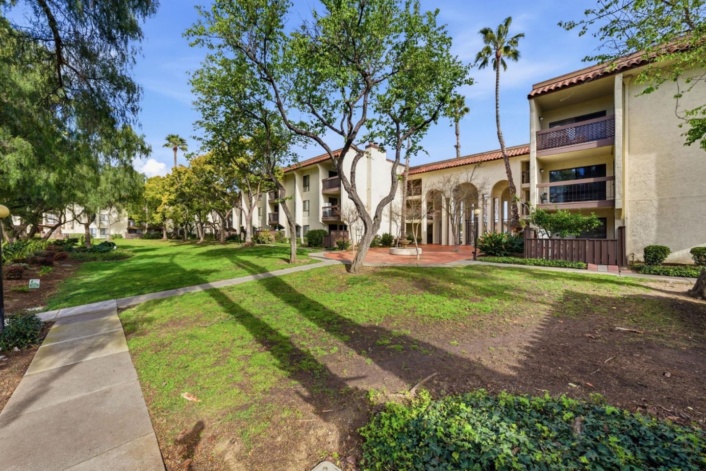39931 Cedar BLVD 305