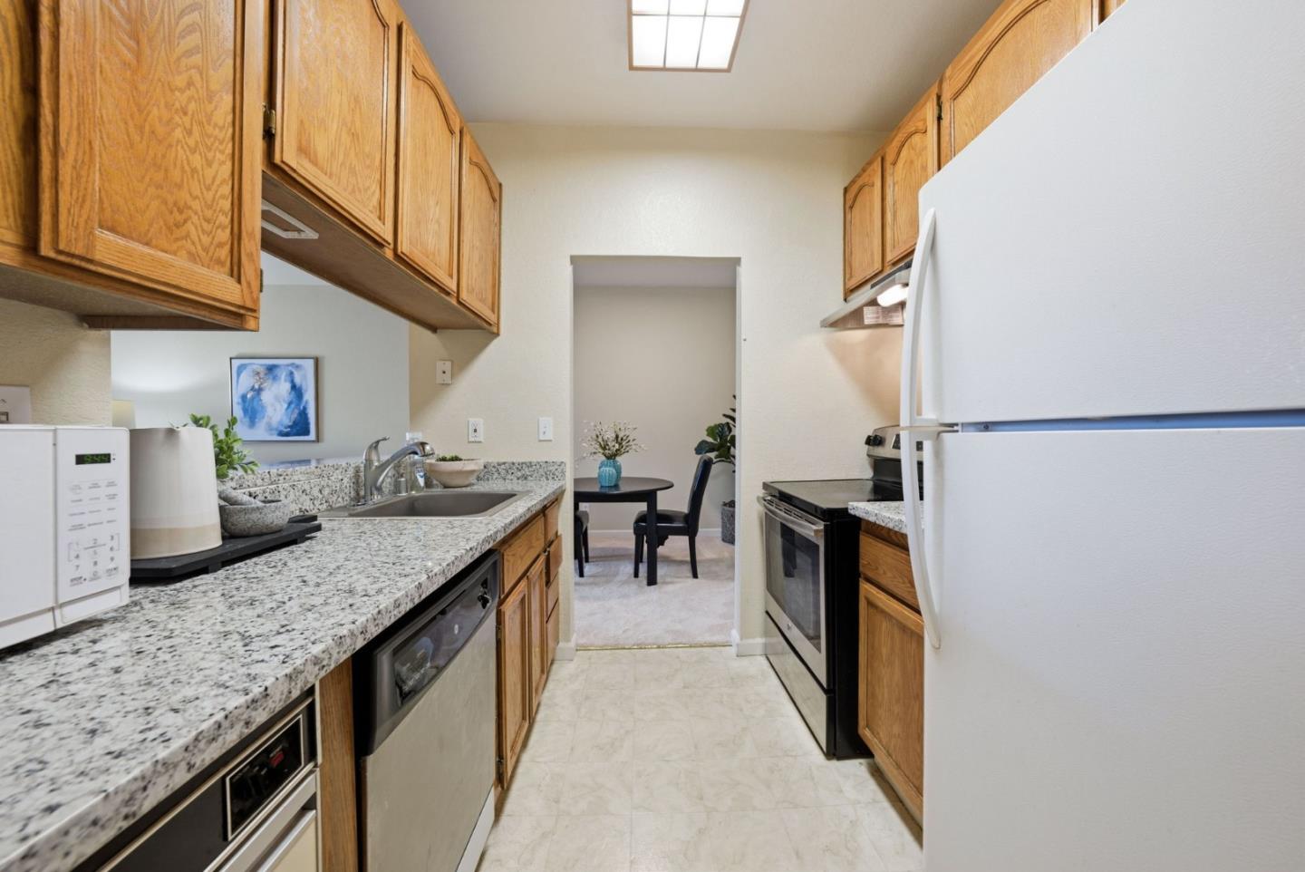 39931 Cedar BLVD 305