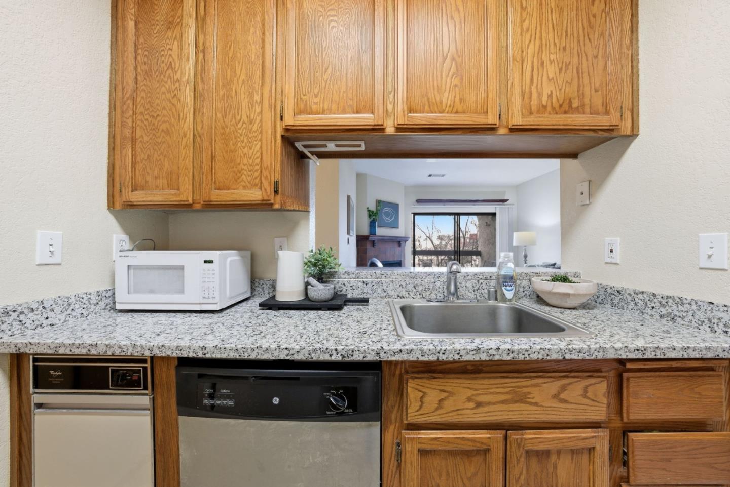 39931 Cedar BLVD 305