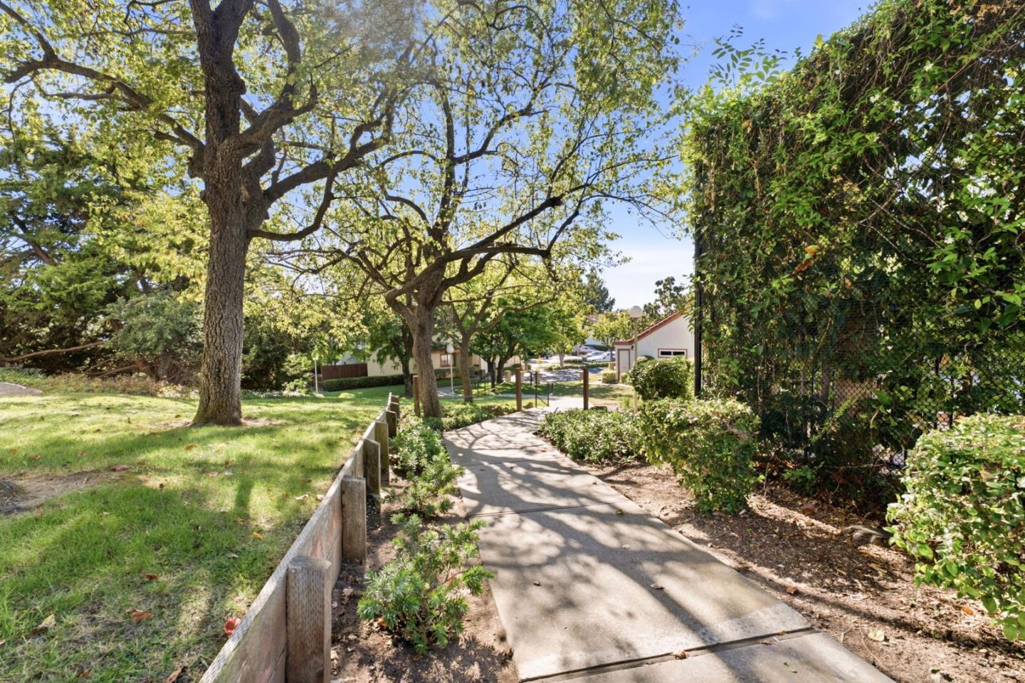 1919 Mountain Creek CT