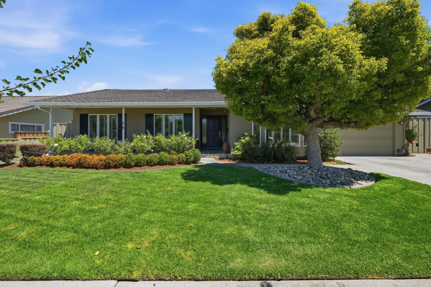 116 Meadowbrook DR